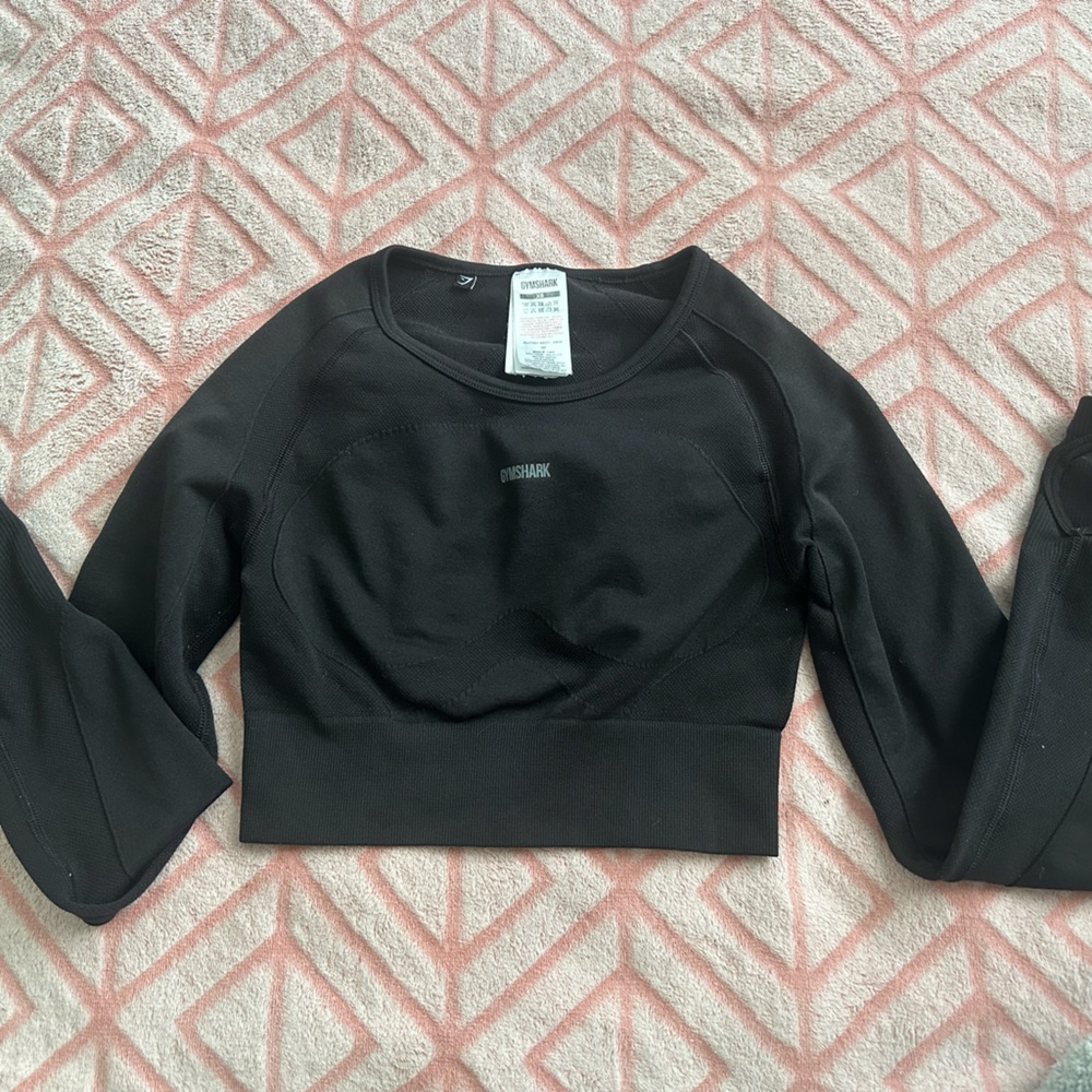 GYMSHARK work out crop top with thumb holes